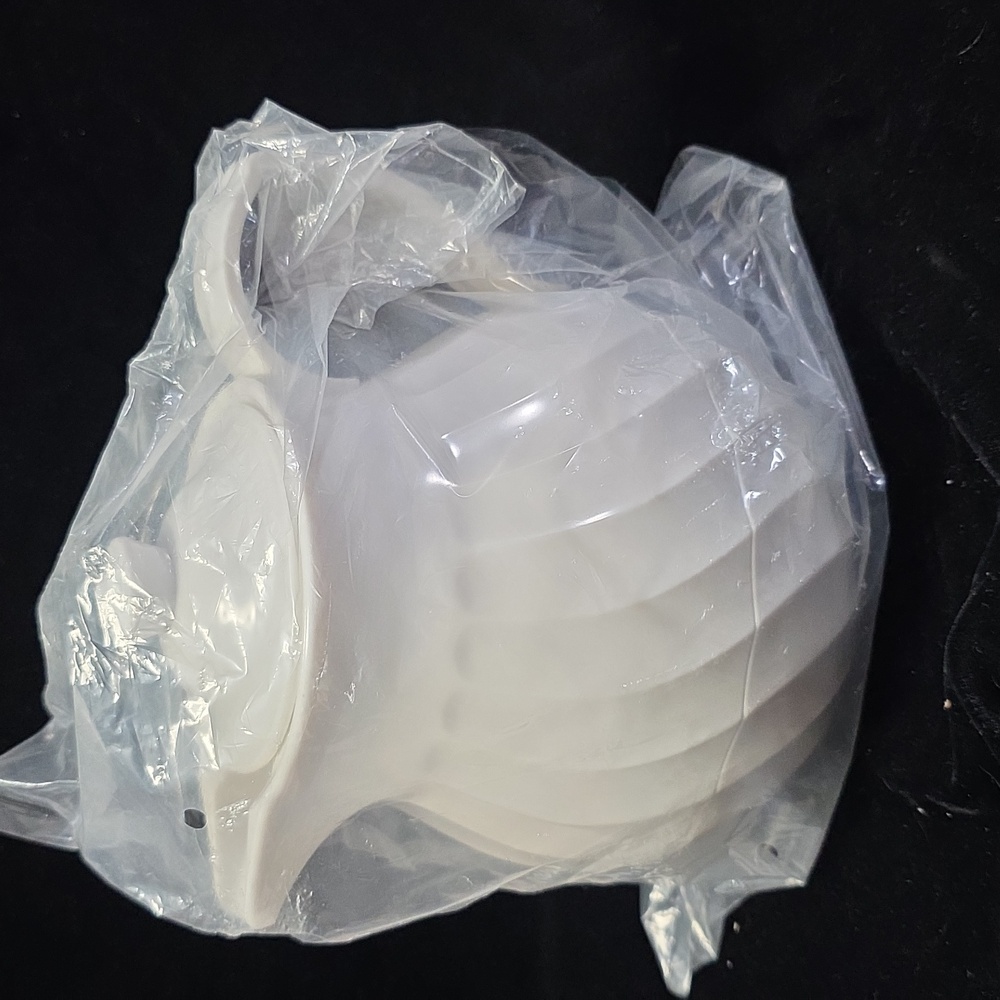 Connoisserve Insulated Carafe, White Pitcher,‎ NIP, Item 4022
